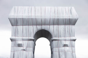 Arc de Triomphe in Paris vollständig verhüllt, Kunstprojekt von Christo und Jeanne-Claude; Fotografie von J.F. Lindemann mit Leica M und Summicron 28mm f/2.0 ASPH, Serie WRAPPED