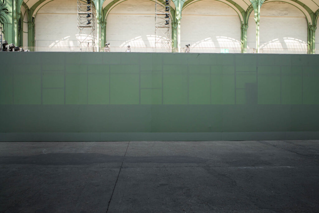 Abstrakte Installation/abgedeckte Fläche im Grand Palais, Paris; Fotografie von J.F. Lindemann mit Leica M und Summicron 28mm f/2.0 ASPH, Serie WRAPPED