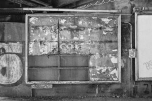 Alte Werbetafel in Köln.